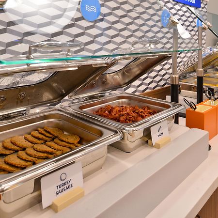 Holiday Inn Express Hotel & Suites Canton By Ihg Екстериор снимка