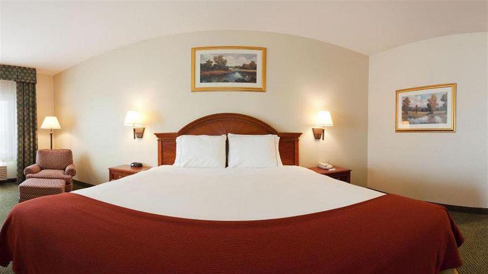 Holiday Inn Express Hotel & Suites Canton By Ihg Екстериор снимка