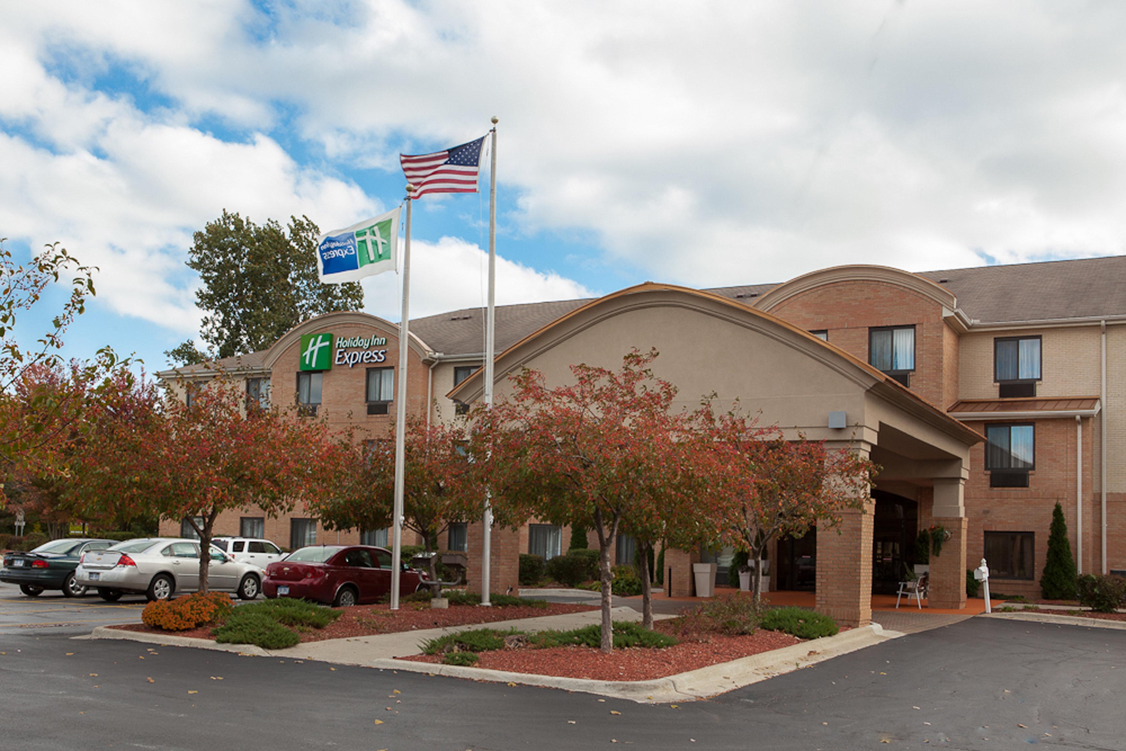 Holiday Inn Express Hotel & Suites Canton By Ihg Екстериор снимка