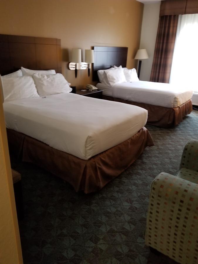 Holiday Inn Express Hotel & Suites Canton By Ihg Екстериор снимка