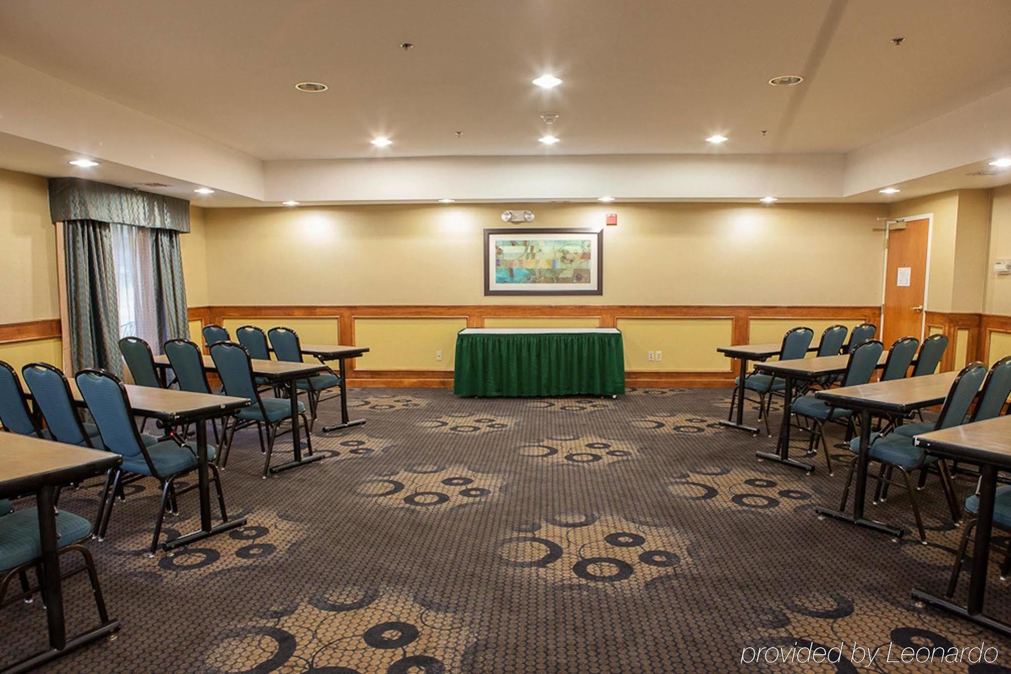 Holiday Inn Express Hotel & Suites Canton By Ihg Екстериор снимка