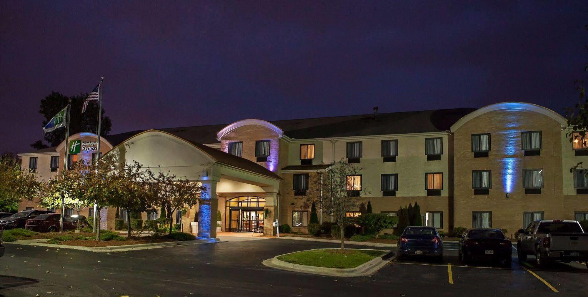 Holiday Inn Express Hotel & Suites Canton By Ihg Екстериор снимка